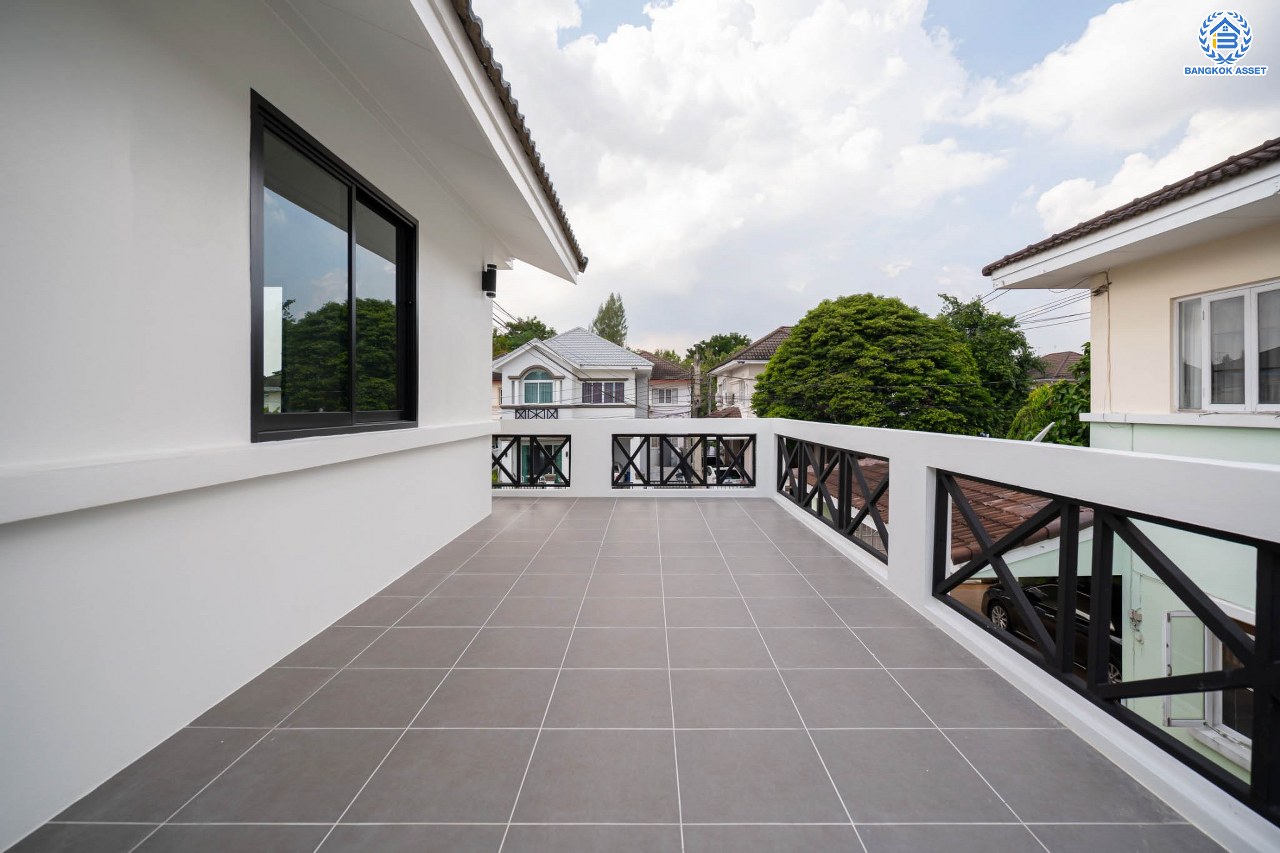 บ้านมือสองตกแต่งใหม่ แบรนด์ LH โครงการ ชัยพฤกษ์ บางบัวทอง หลังใหญ่ เนื้อที่ 76 ตร.ว. ฟังก์ชัน 3 ห้องนอน 2 ห้องน้ำ จอดรถได้ 2 คัน พร้อม Facilities ครบครัน บนทำเลเดินทางสะดวก ติดถนนบางกรวย-ไทรน้อย ใกล้เซ็นทรัลเวสต์เกต และรถไฟฟ้าสายสีม่วง "สถานีบางพลู"